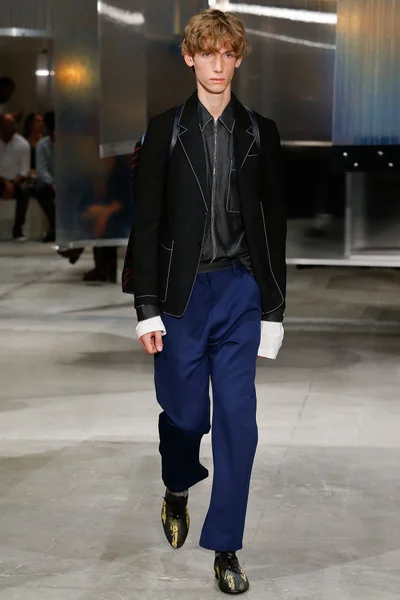 Look 42